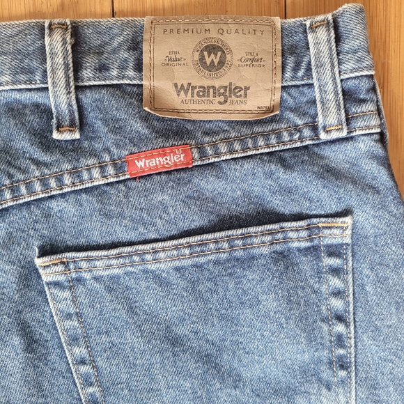 EUC Wranger Jeans Regular Fit size 40x30 classic jeans - Picture 3 of 5